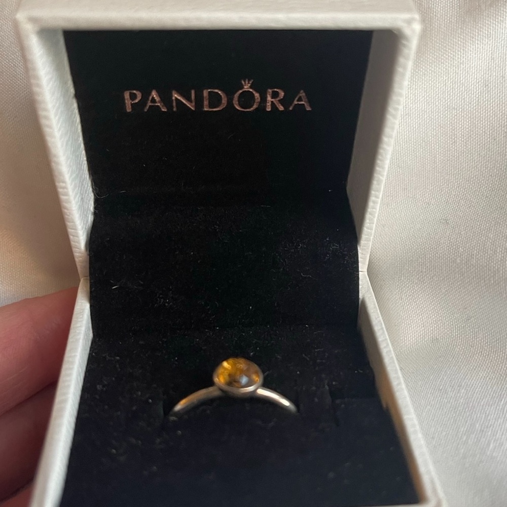 New in box Pandora November Birthstone Droplet Ring with Dome-Cut Citrine size 9